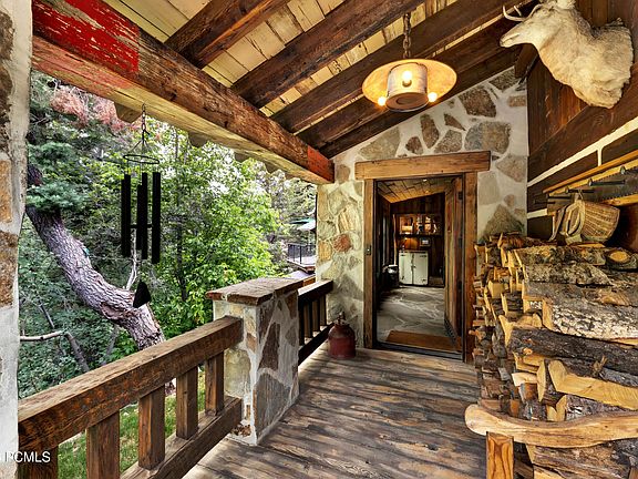 3rd image of 2983 E Ridgetop Rd
