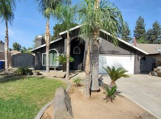 1497 S Blossom Dr, Reedley, CA 93654
