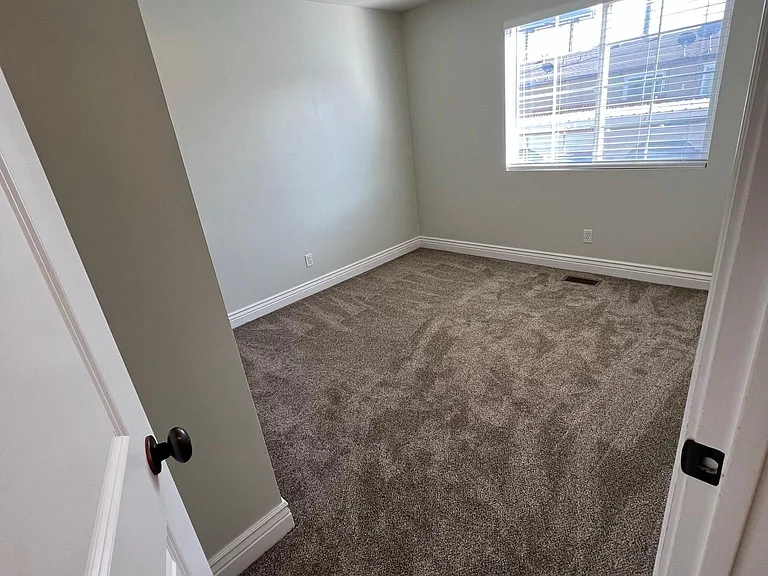 893 E Arnecia Ct #20 — Photo 12