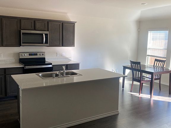 5th image of 968 Glover Dr