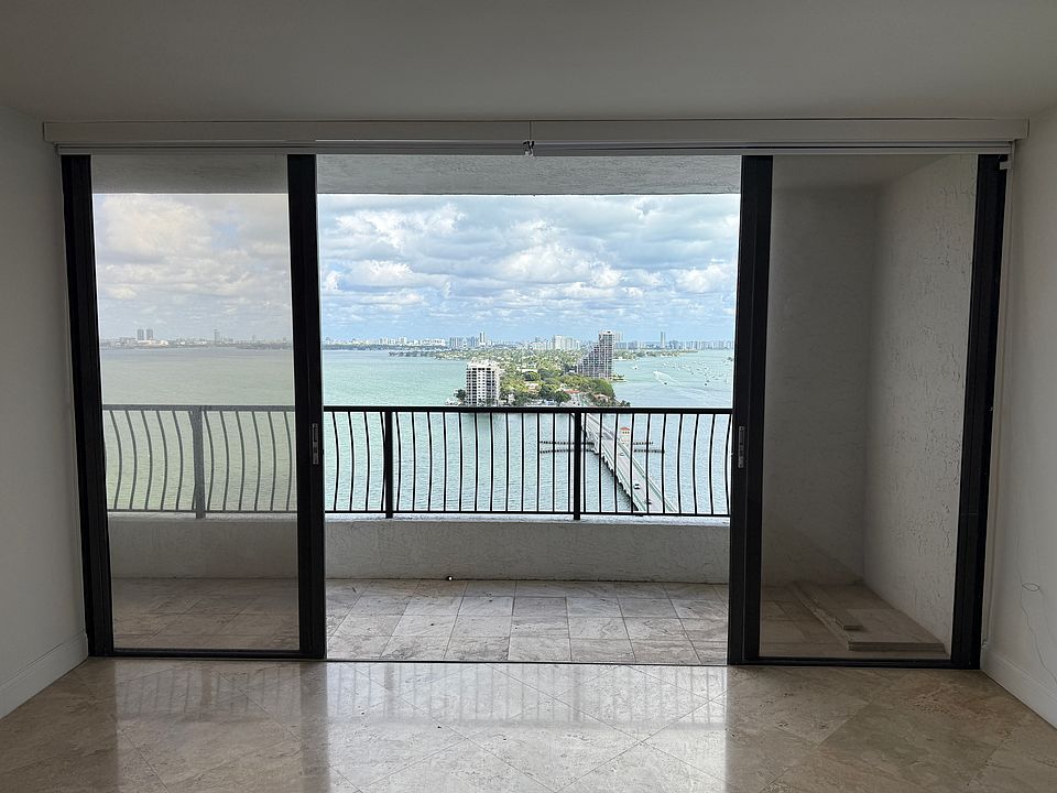 1st image of 555 NE 15th St APT 24B