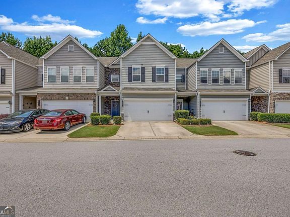 2nd image of 411 Crescent Woode Dr
