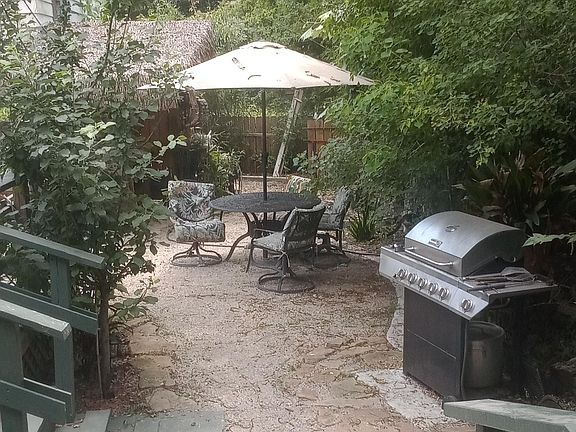 3rd image of 2345 Ashley Ave
