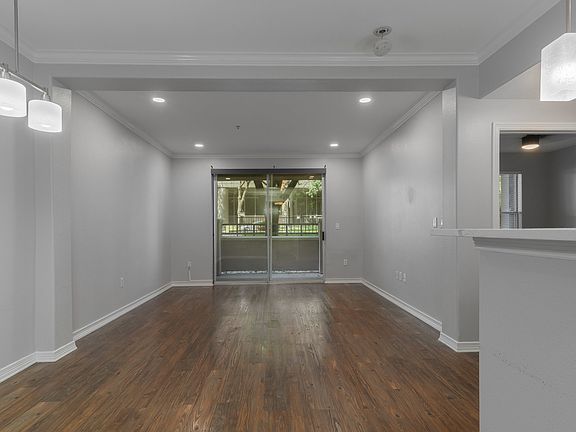 5th image of 330 Las Colinas Blvd #164