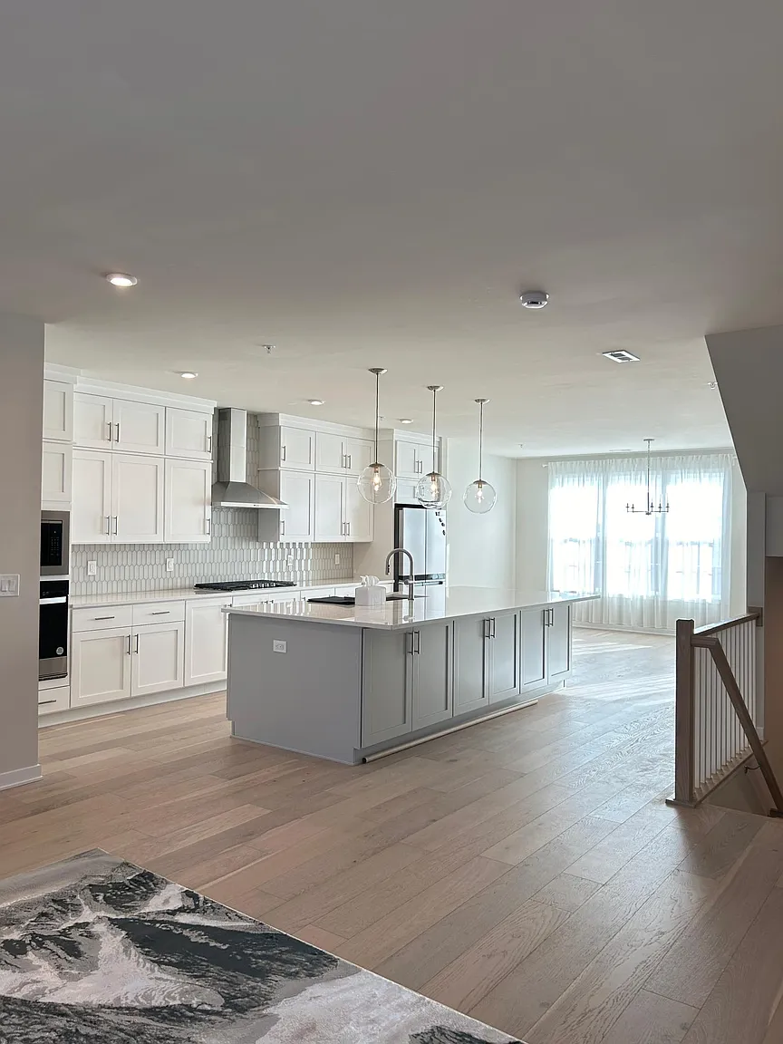 22092 Midmoore Dr photo 1