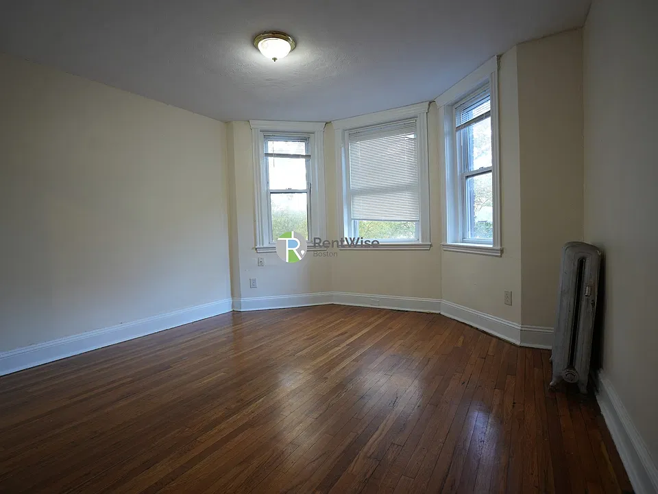 360 Riverway #4