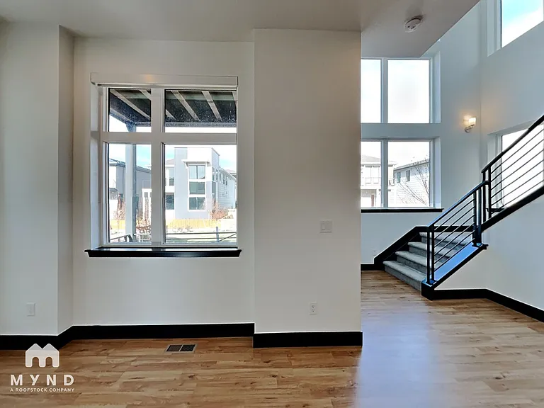 5894 Perth St — Photo 5