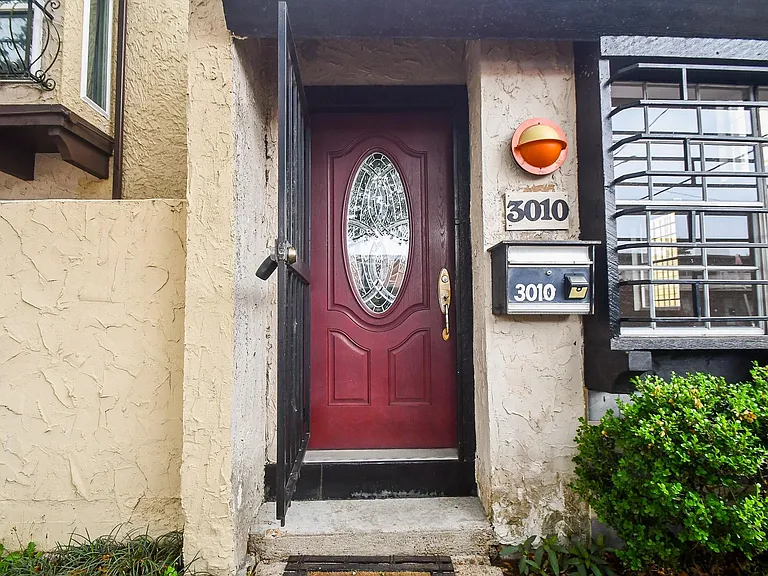 3010 Helena St — Photo 2