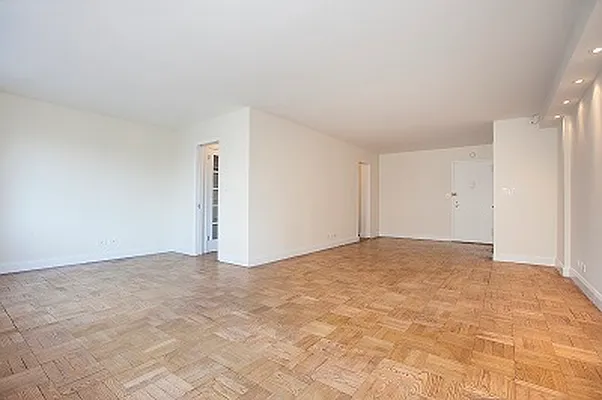 Rented by Buchbinder & Warren | media 9