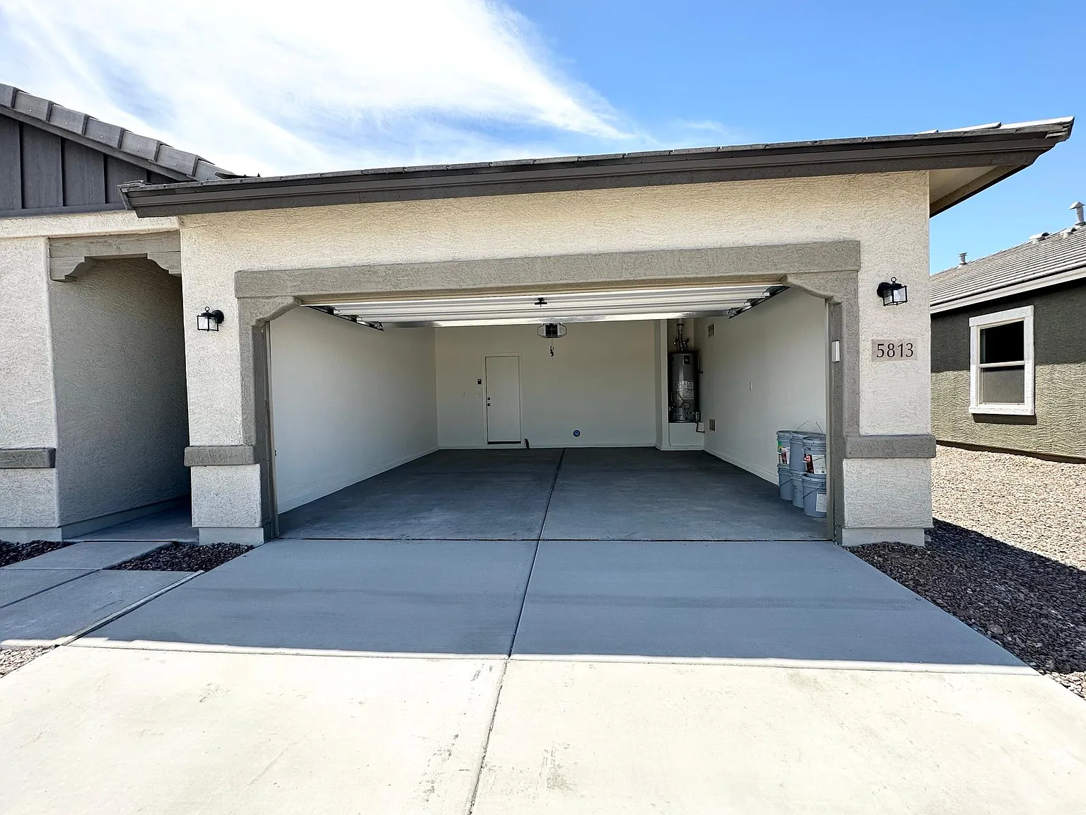5813 W Lodge Dr — Photo 2