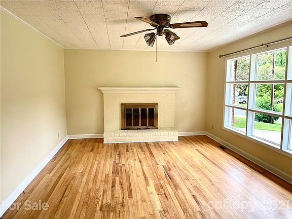3rd image of 328 Taubrook Pl NW