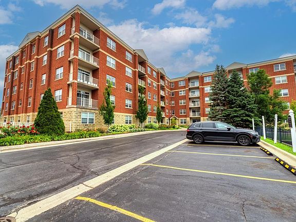 2nd image of 1 Itasca Pl Unit 211