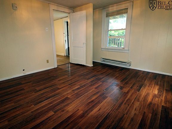 4th image of 305 Lyndhurst St APT B