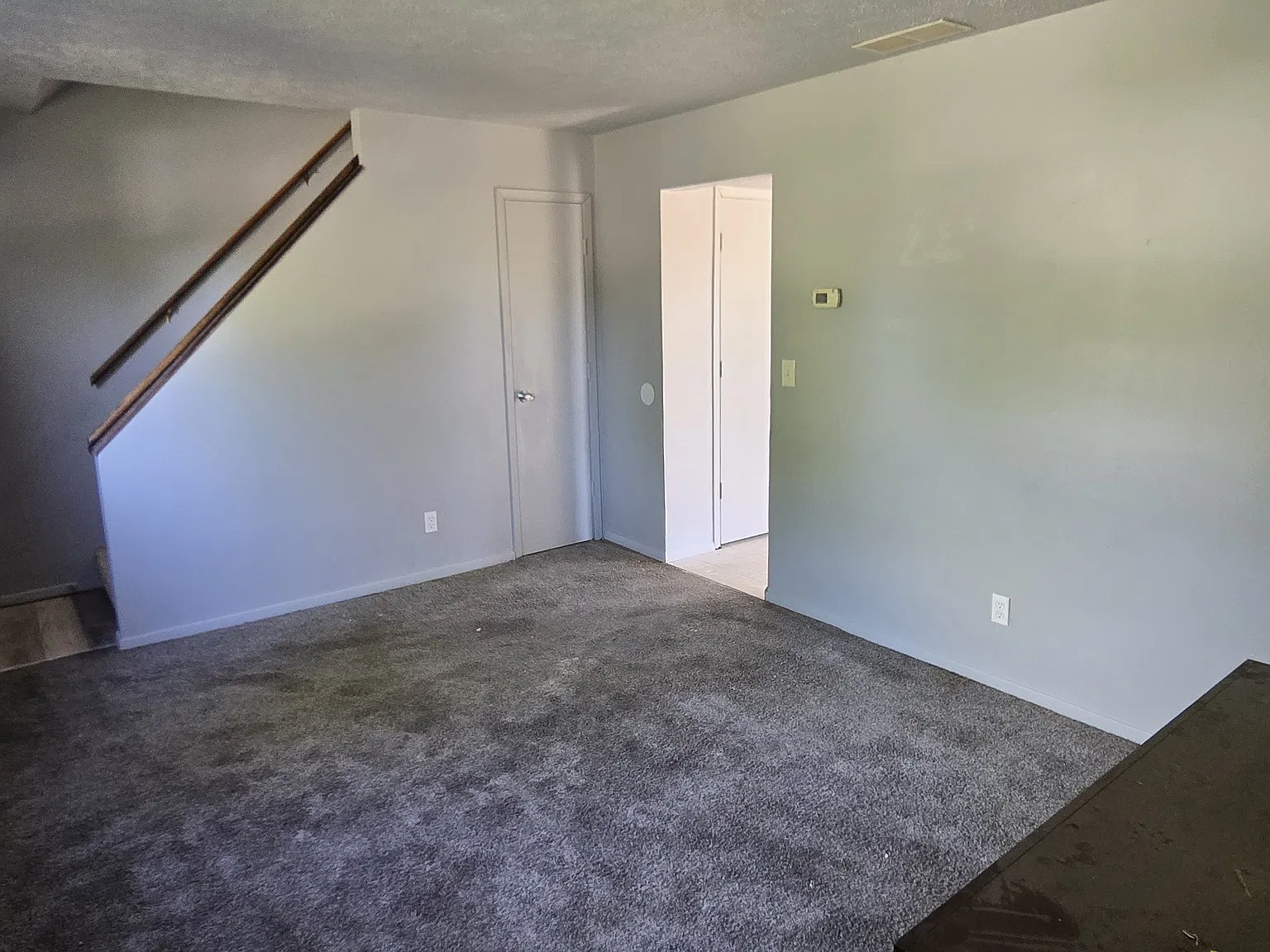2 bed, 1.5 bath, 1200 sqft, $1,100 — Photo 2