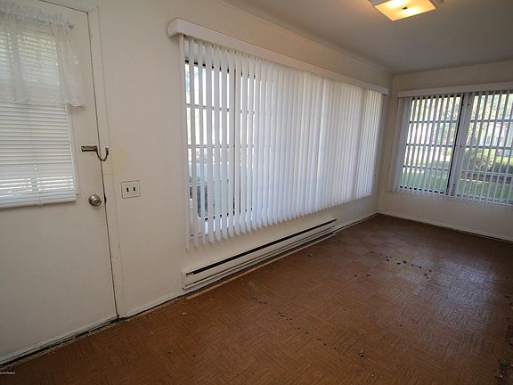 3rd image of 4 Mason Lane #A