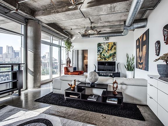 4th image of 1001 Belleview St #605