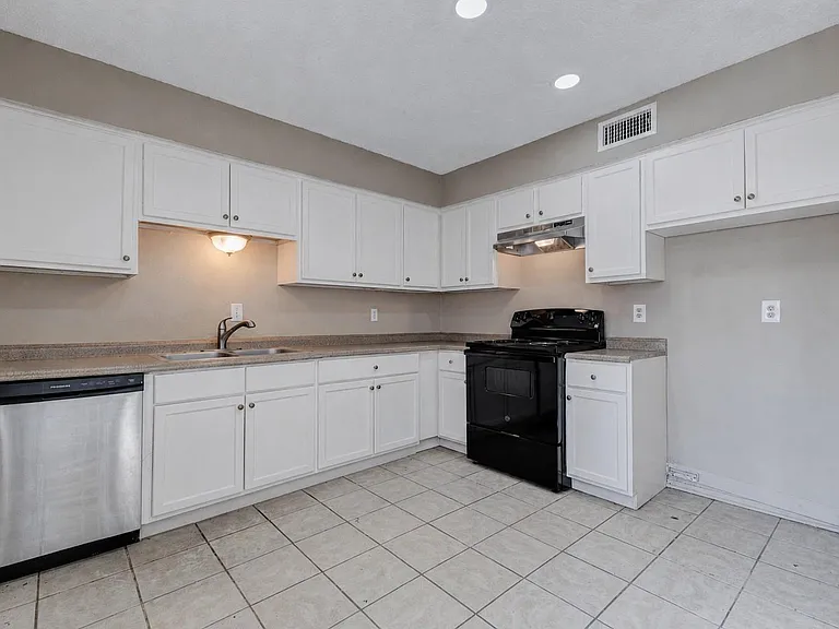 7140 S Dairy Ashford Rd — Photo 11