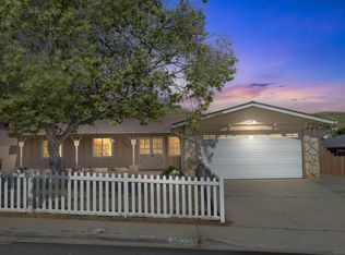 10233 Pino Dr, Lakeside, CA 92040