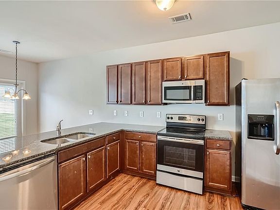 5th image of 93 Greenfield Dr #51