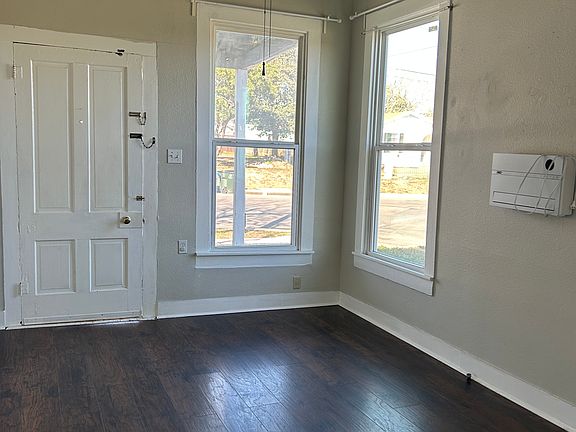 3rd image of 739 E Mountain St