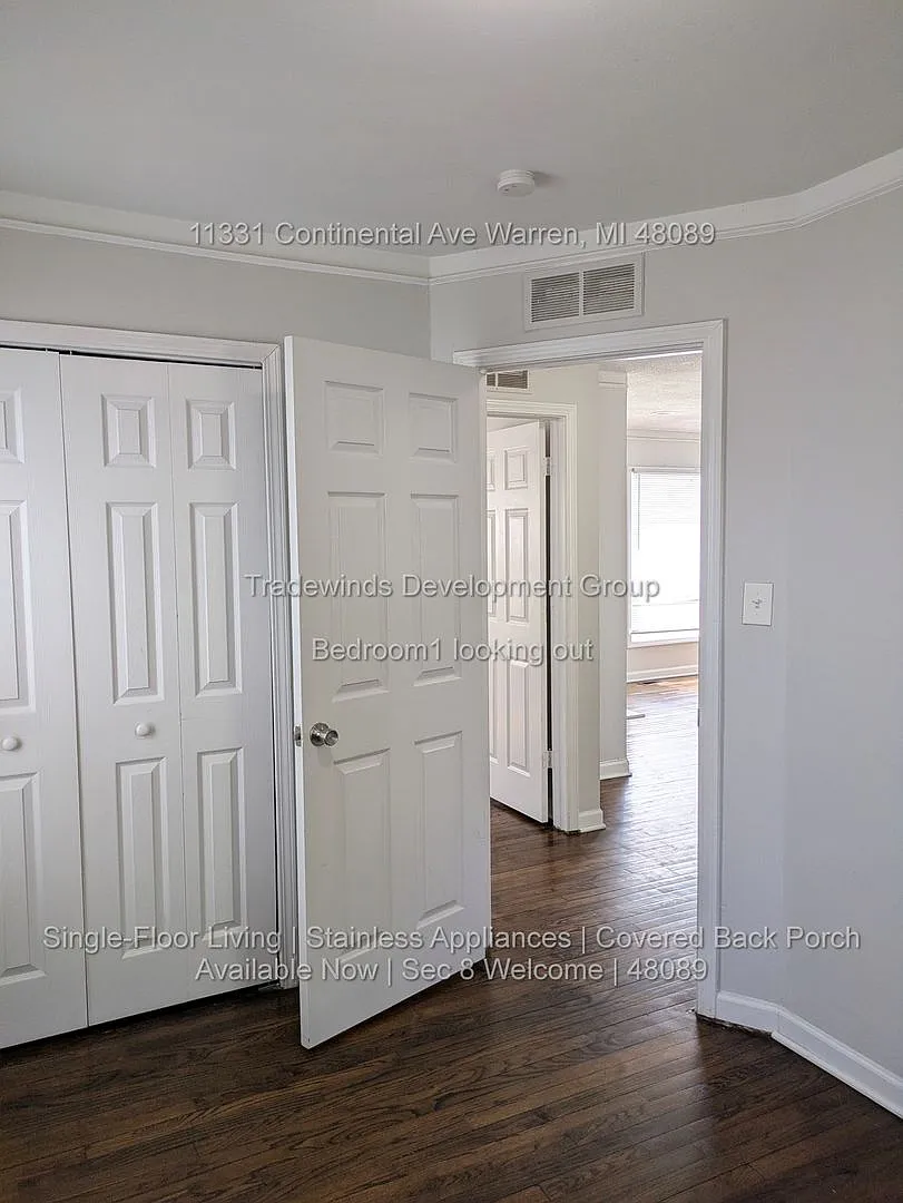11331 Continental is a move-in ready, 2-bedroom, 1-bathroom brick ranch for rent in Warren (48089... — Photo 4
