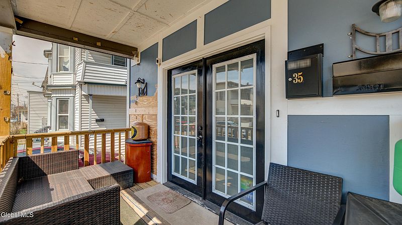 3rd image of 35 Grand Street