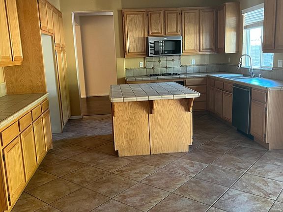 2nd image of 39429 Desert Lilly Ct