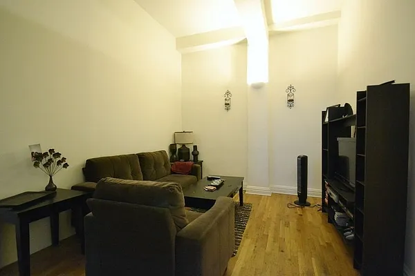 Rented by Bold New York | media 7