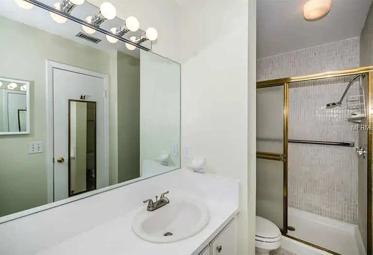 4610 W Gray St #301 — Photo 6
