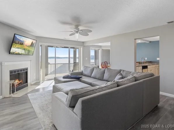 488 Regatta Bay Cir Unit 2B, Lake Ozark, MO 65049