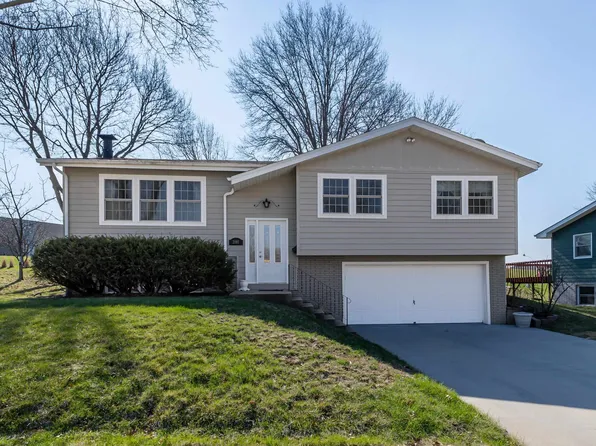 2180 Key Way Dr, Dubuque, IA 52002