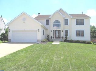 39 Graypebble Cir, Sicklerville, NJ 08081