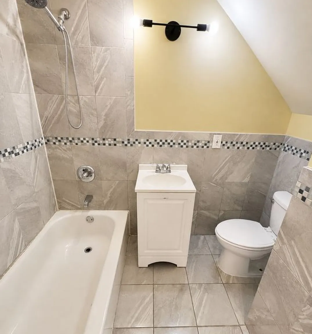 3 bed, $2,250 — Photo 2