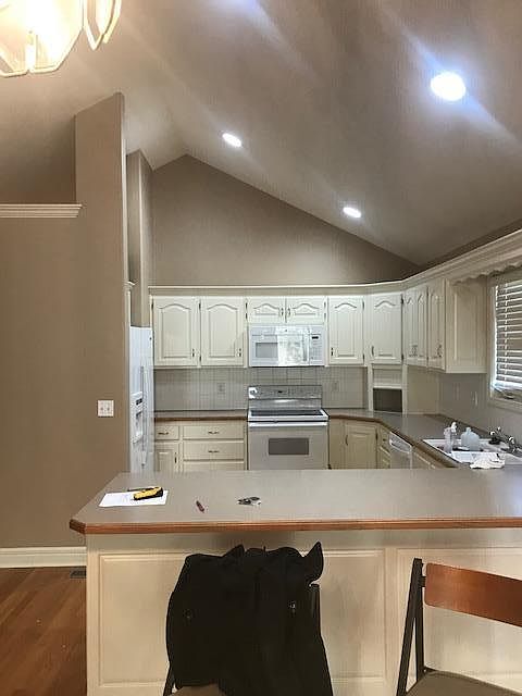 2nd image of 409 NE 79th Pl