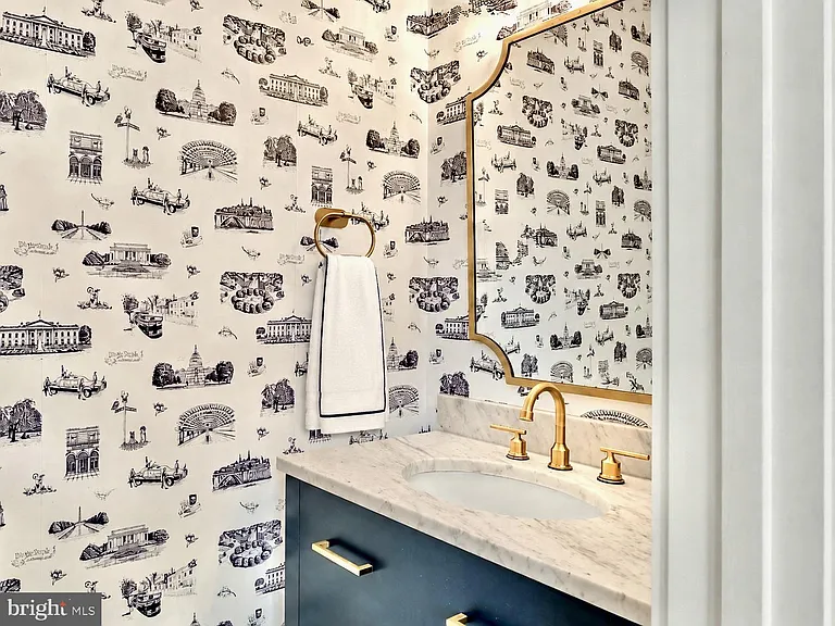 1612 Isherwood St NE #4 — Photo 4