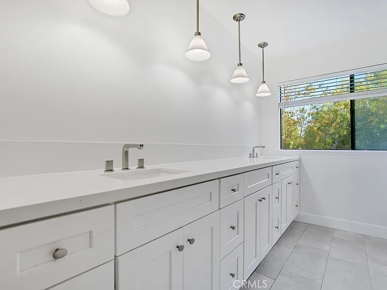 23450 Park Hermosa — Photo 35