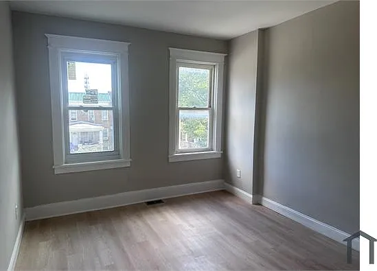 4 bed, $2,400 — Photo 4