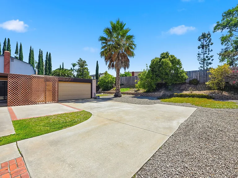 466 Via Arboles — Photo 4