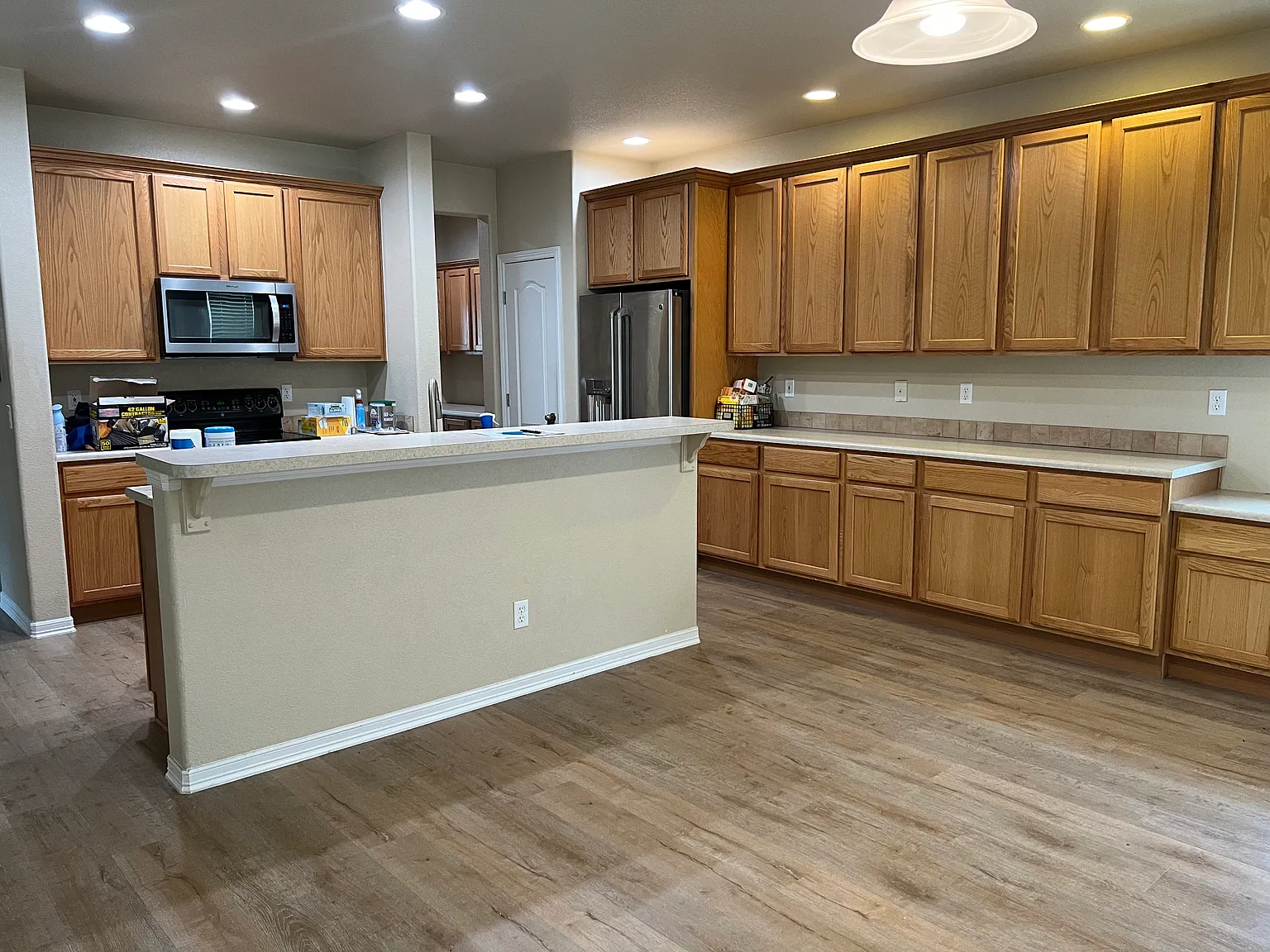 4 bed, 4100 sqft, $3,095 — Photo 2