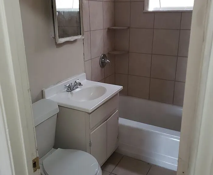 2066 Farrington St — Photo 4