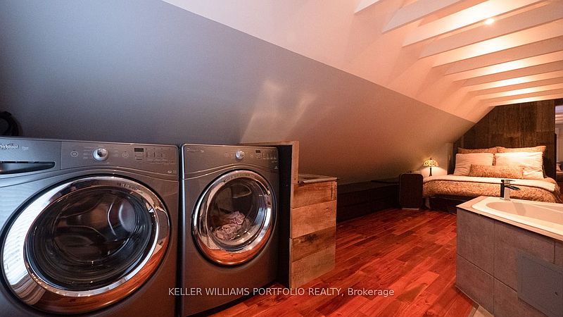 Toronto House for rent - 3 Bedrooms — photo 13