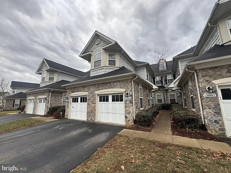 13884 Greendale Dr — Photo 1