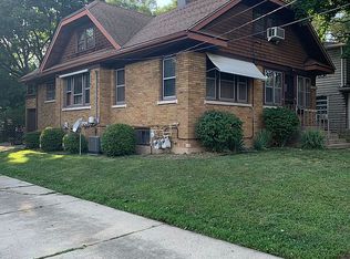 158 Henry St, Elgin, IL 60120