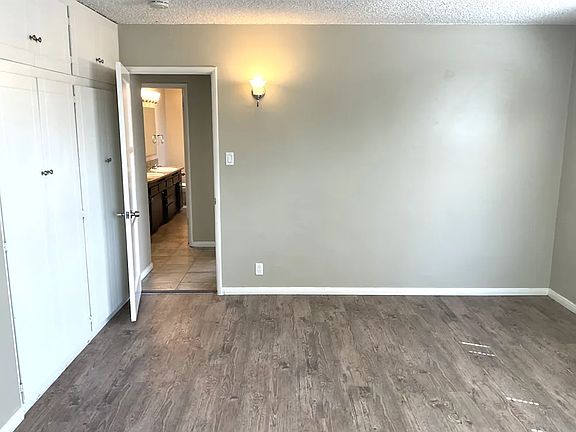 3rd image of 12956 Archwood St