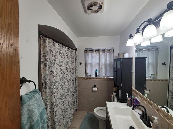 4th image of 9225 S Mozart Ave