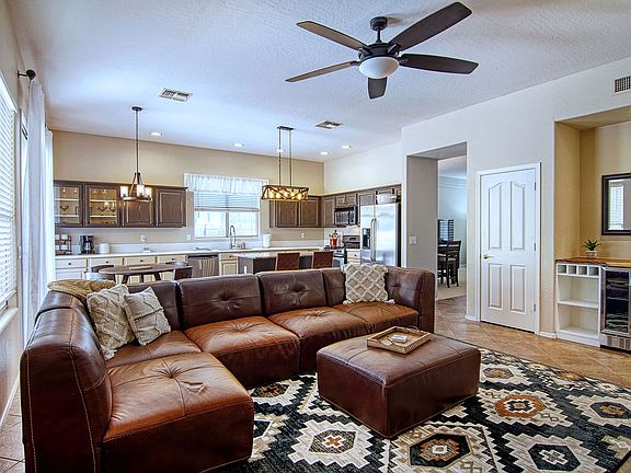 2nd image of 2144 W Olive Way
