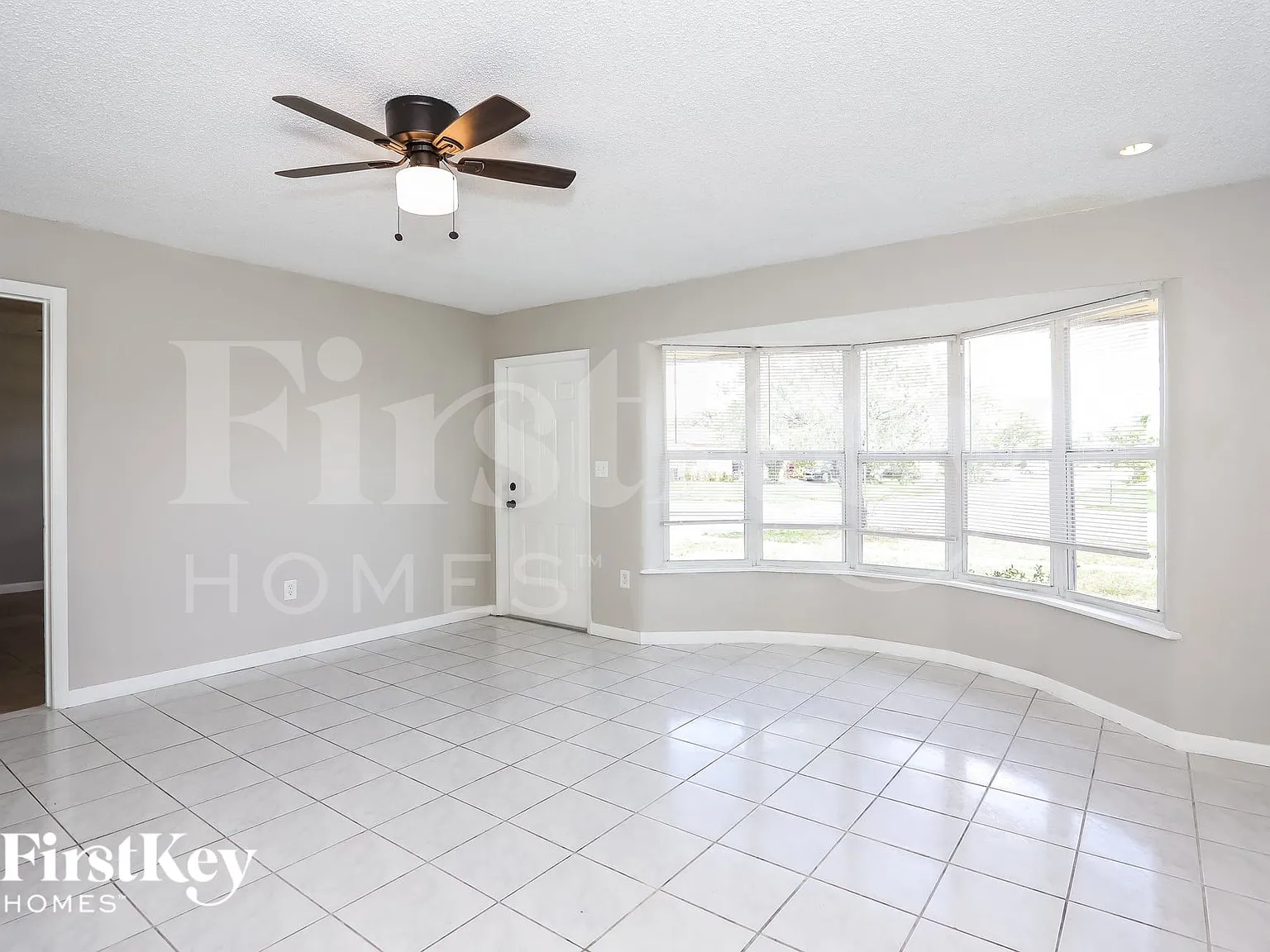4 bed, 3.0 bath, 1499 sqft, $2,650 — Photo 2
