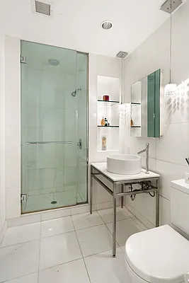 Rented by BLU Real Estate | media 32