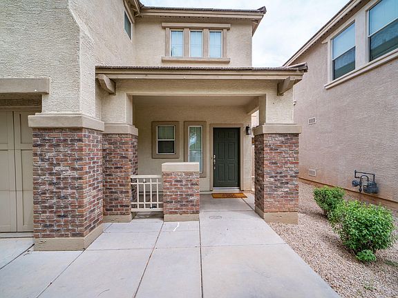 3rd image of 1403 S Pheasant Dr