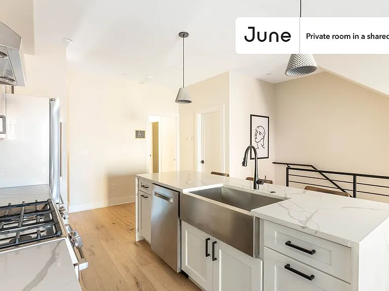 1340 Harvard St NW #C — Photo 11